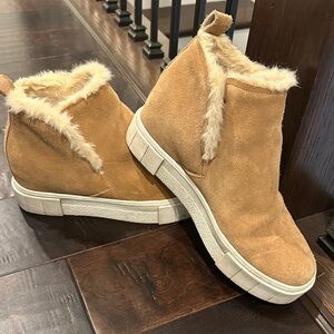 Dolce Vita is Cozy Tan Suede Women's Sneakers 8.5